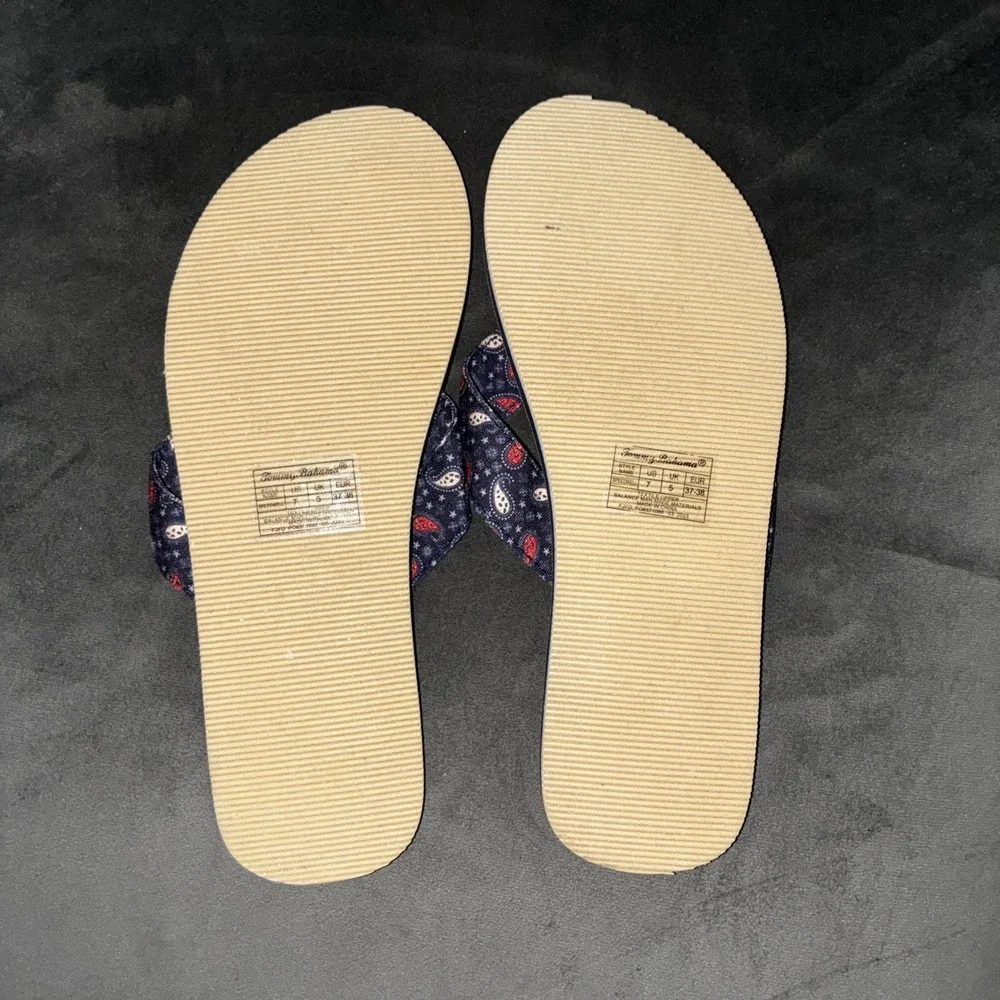 Tommy Bahama Womens Flip Flops Navy Blue Paisley Thong Sandals Size 7 Flat Beach